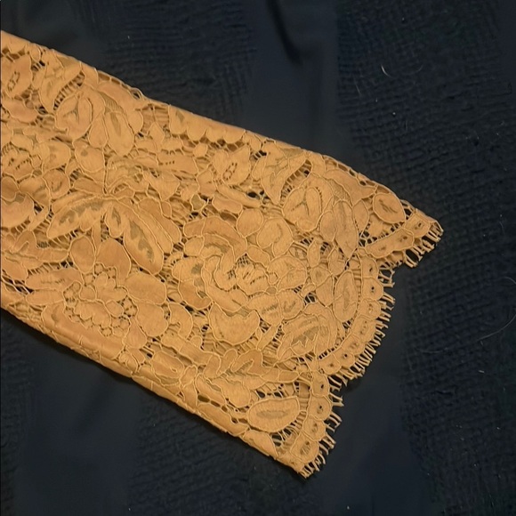 White House Black Market Lace Beige Bell Sleeve Blouse - Picture 5 of 10